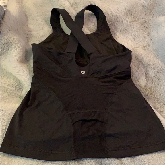 Lululemon cross over back mesh panel tank. VGUC - Picture 2 of 4